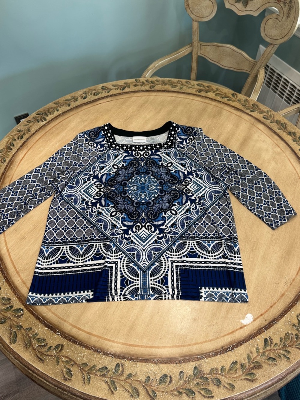 Alfred Dunner Chinoiserie stretch knit beaded top L